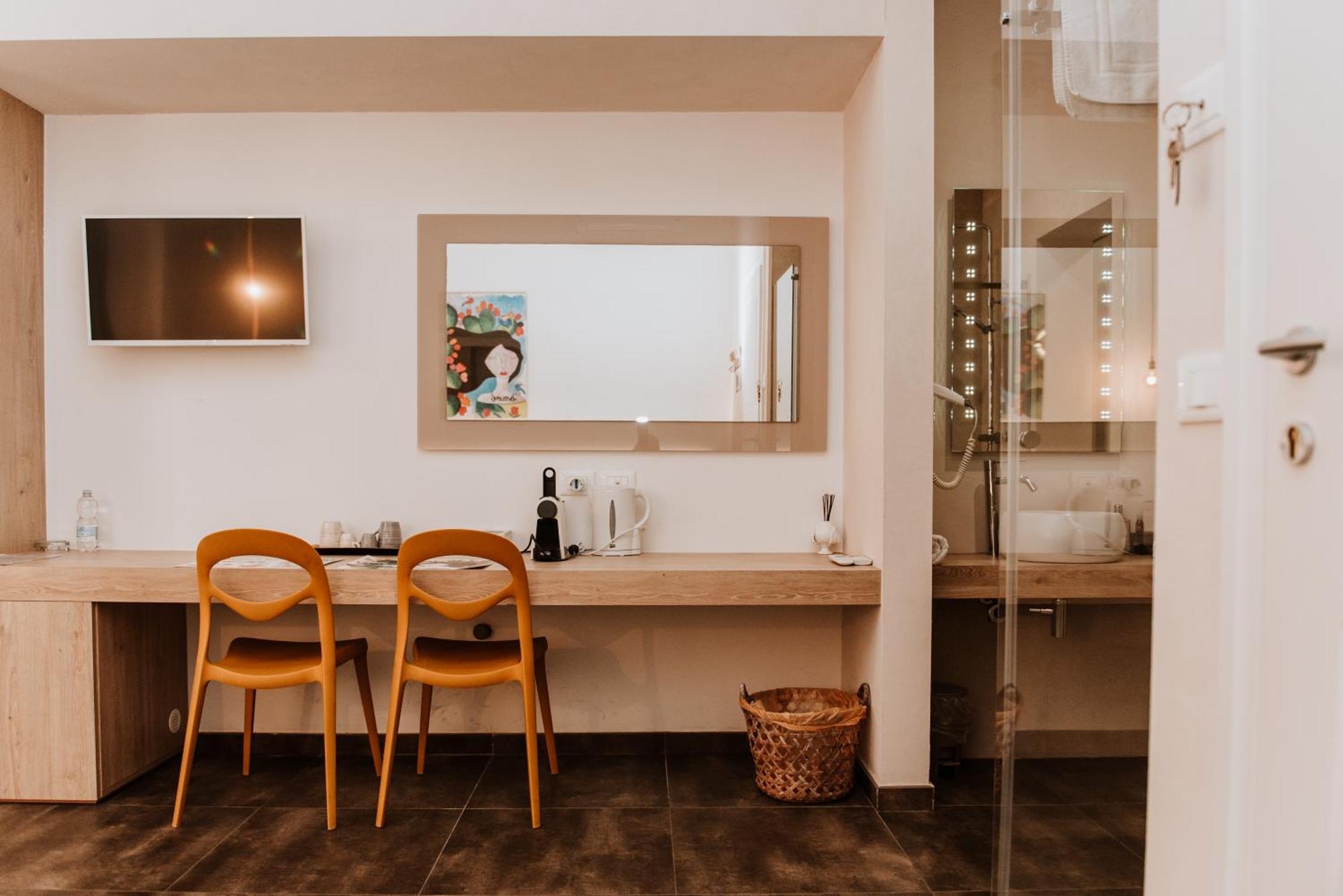 Terrae Hydrunti Bed & Breakfast Lecce Bagian luar foto