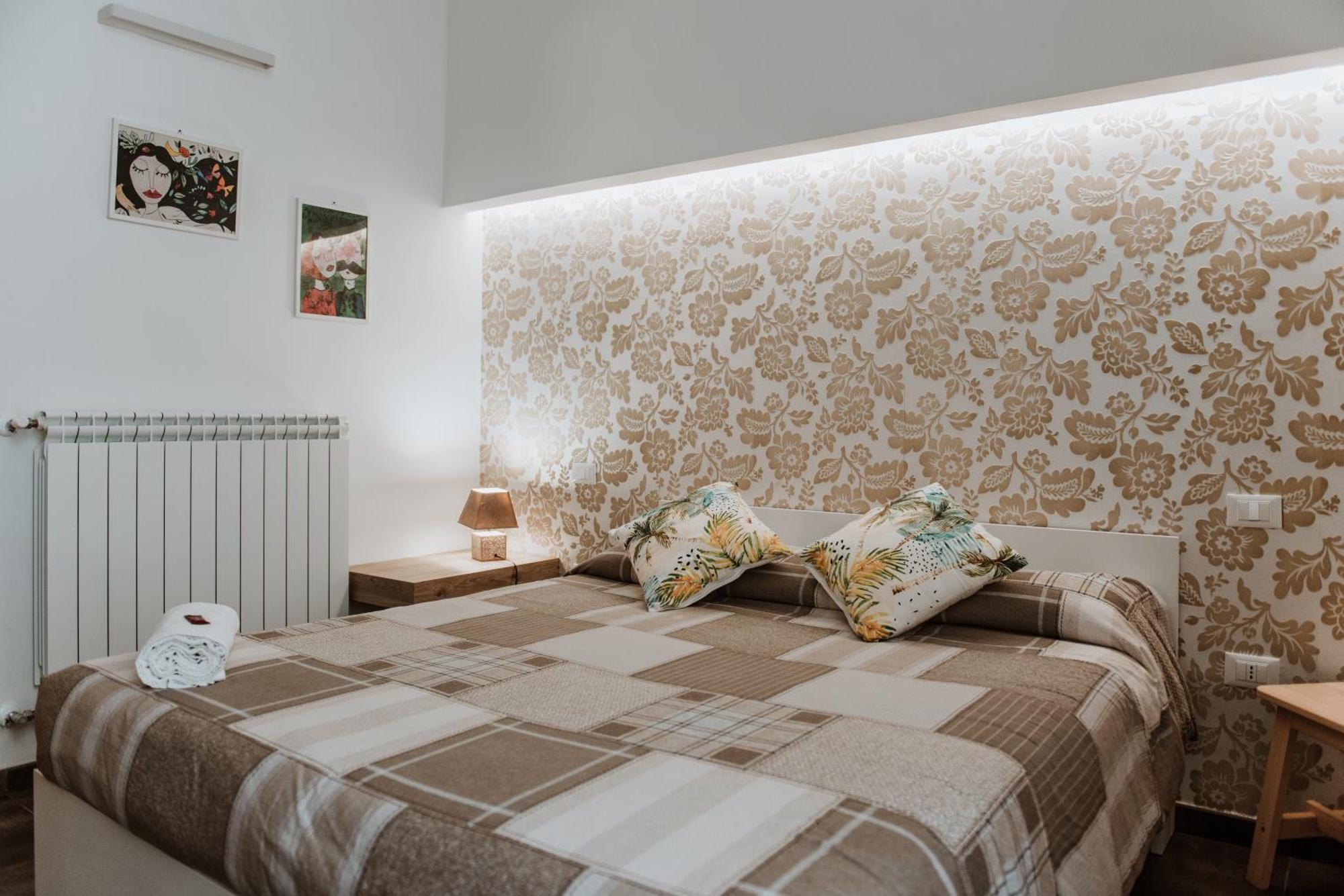 Terrae Hydrunti Bed & Breakfast Lecce Bagian luar foto