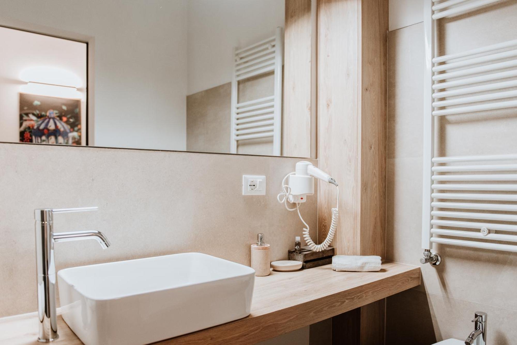 Terrae Hydrunti Bed & Breakfast Lecce Bagian luar foto