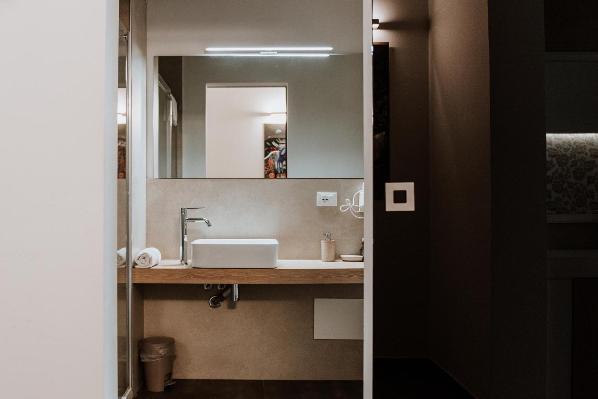 Terrae Hydrunti Bed & Breakfast Lecce Bagian luar foto