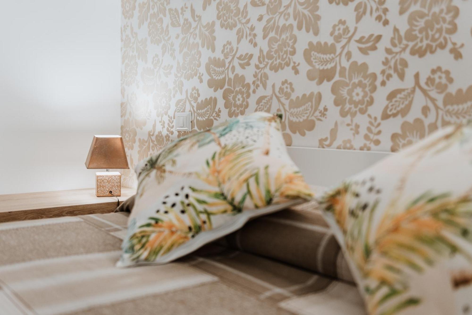 Terrae Hydrunti Bed & Breakfast Lecce Bagian luar foto