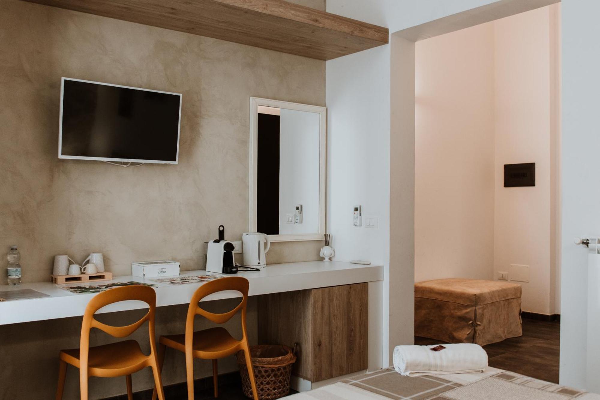 Terrae Hydrunti Bed & Breakfast Lecce Bagian luar foto