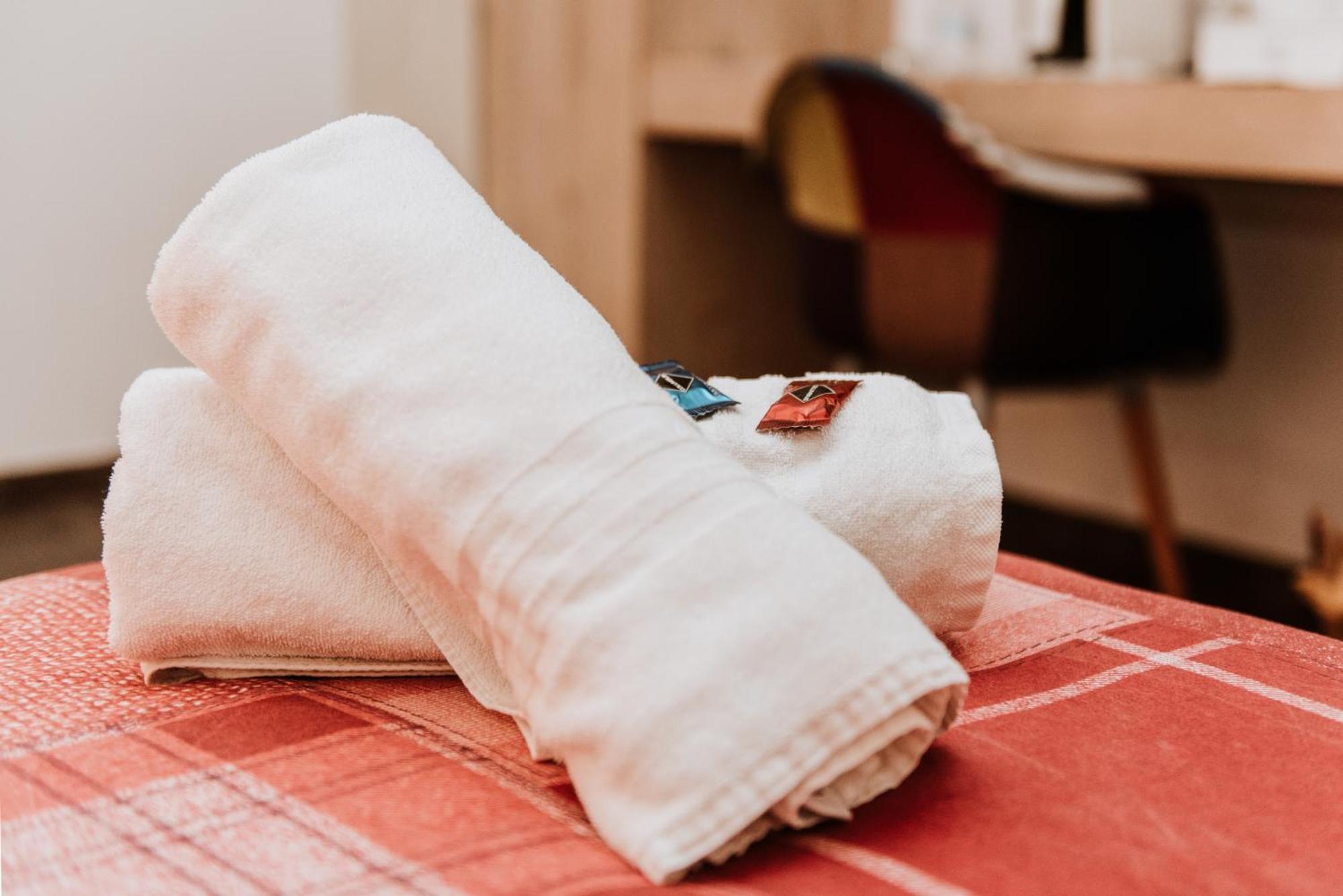 Terrae Hydrunti Bed & Breakfast Lecce Bagian luar foto
