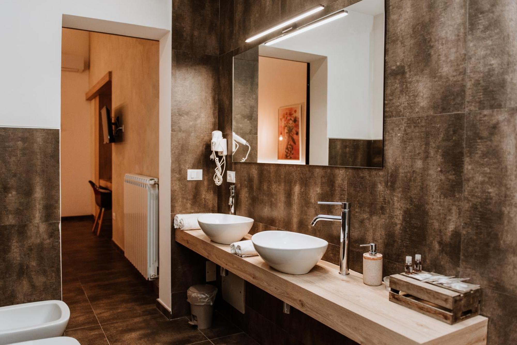 Terrae Hydrunti Bed & Breakfast Lecce Bagian luar foto